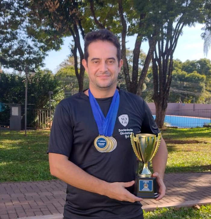 Atleta da SOGI é destaque em campeonato regional de natação